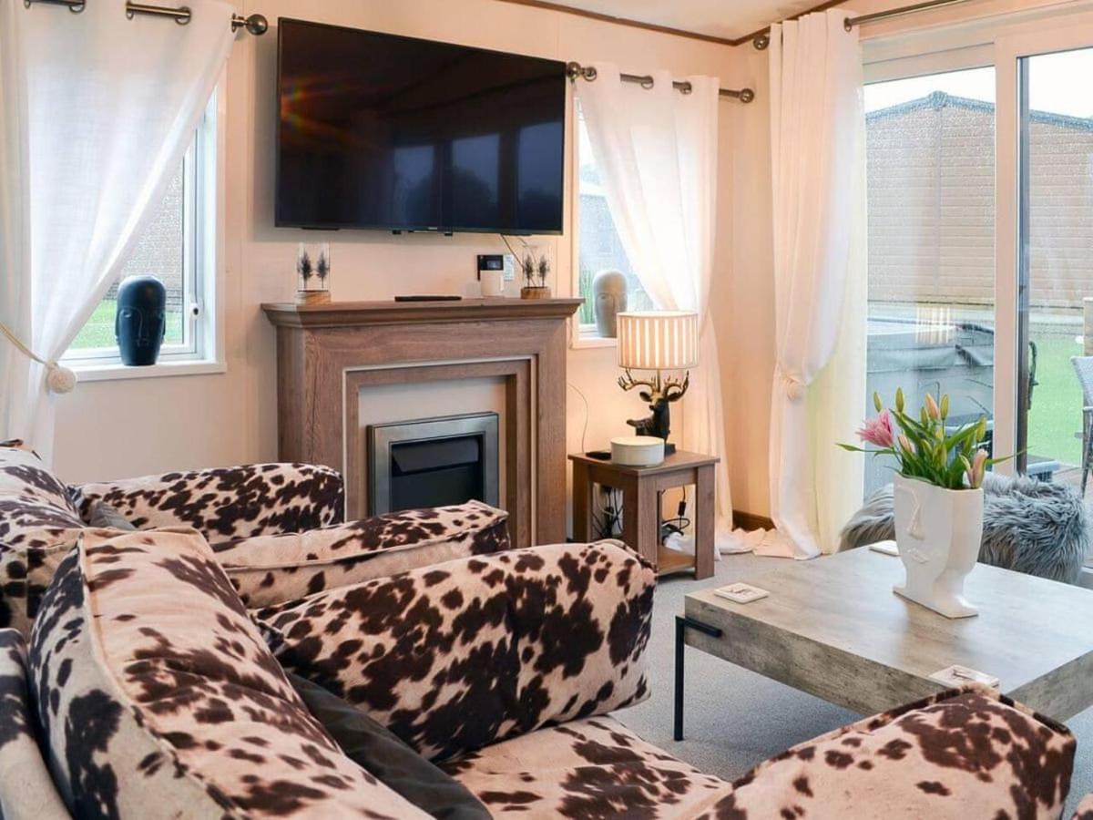 Luxury Boutique Style Lodge With Hot Tub Bridlington Eksteriør bilde